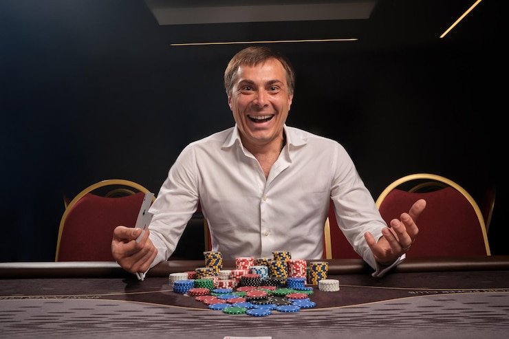 Pengguna memeriksa deposit akslot melalui ponsel